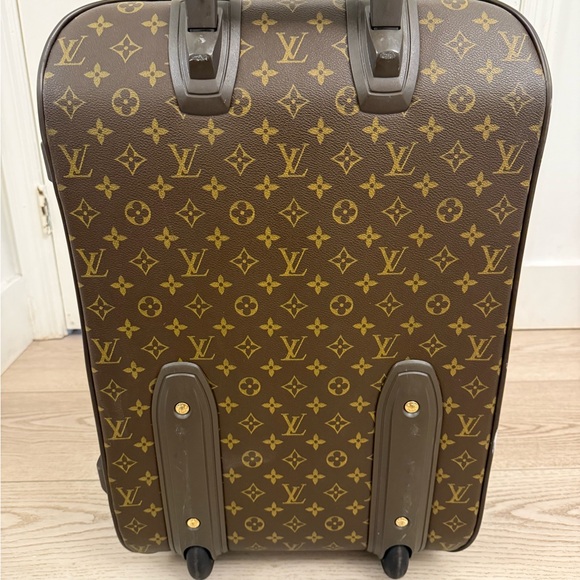 Louis Vuitton Monogram Travel Bag in Brown and Tan - Picture 4 of 11
